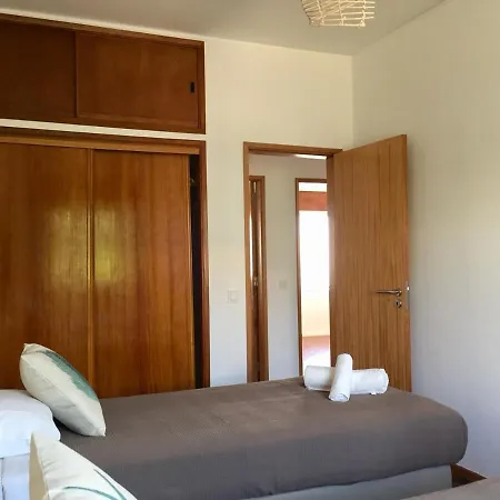 Apartamento 2 Quartos, 350m Olhos D'água, F *